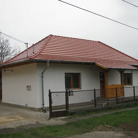 Uj Vendeghaz *